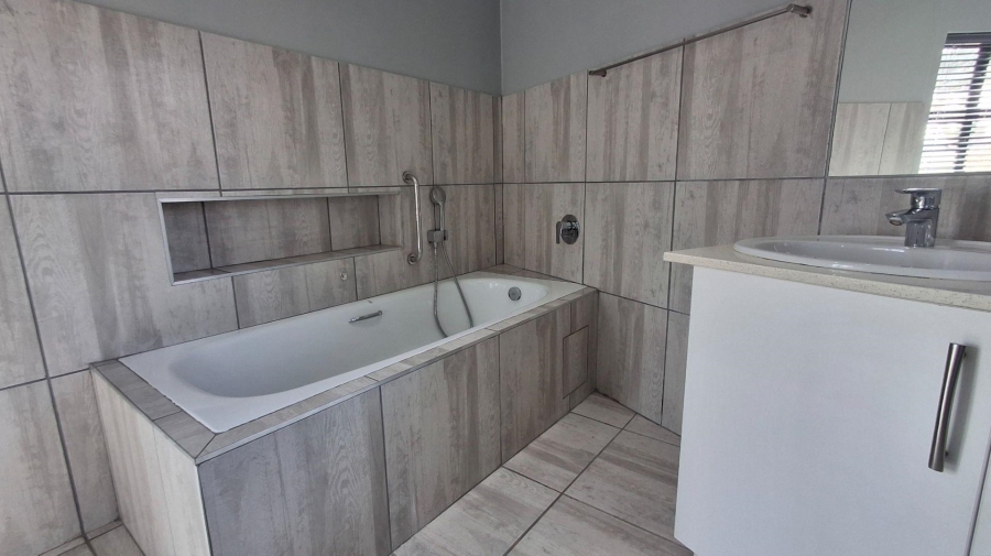3 Bedroom Property for Sale in Hartenbos Central Western Cape